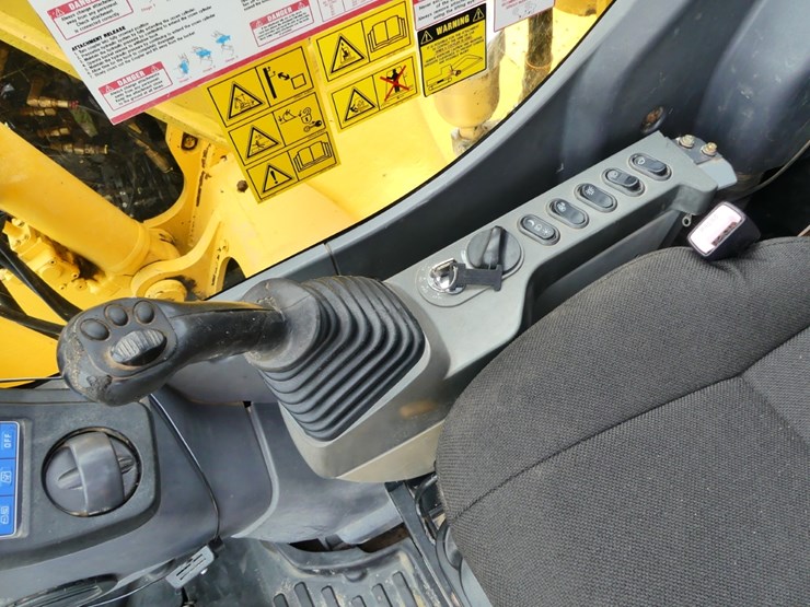 2012-komatsu-pc138-image-13