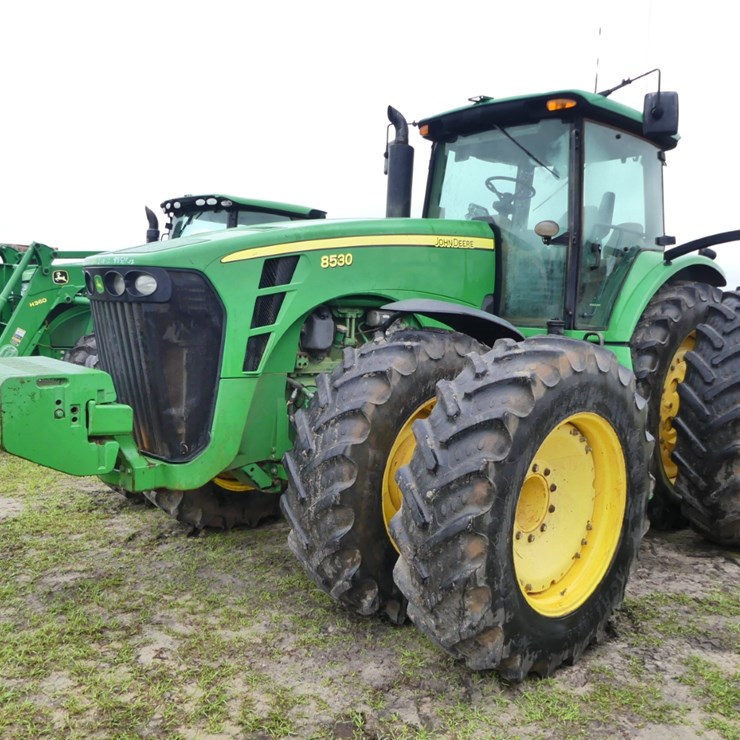 JOHN DEERE 8530