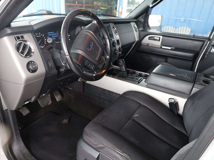 2015-ford-expedition-image-8