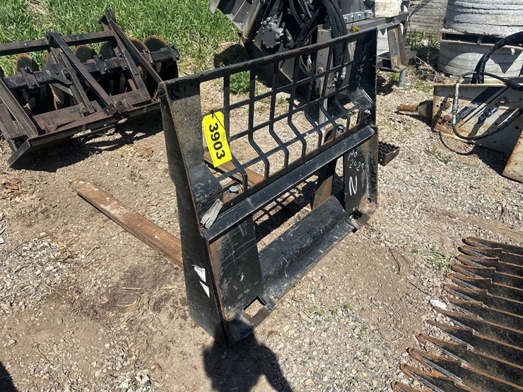 #3903-•-approx-48"-skid-steer-forks-image-3