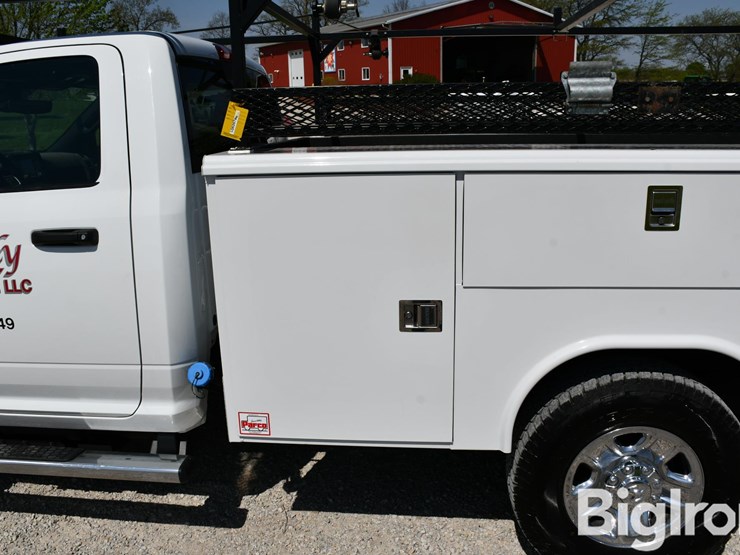 2022-dodge-3500-image-18
