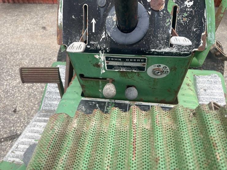 john-deere-110-image-45