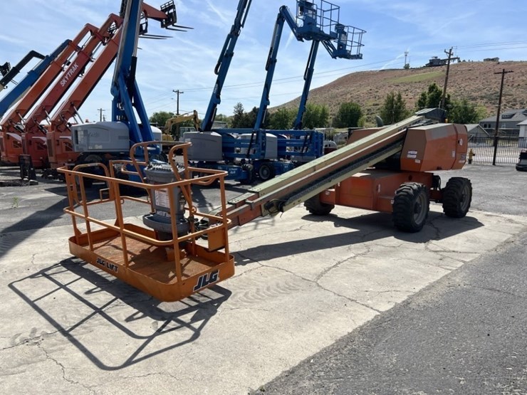 2013-jlg-600s-image-1