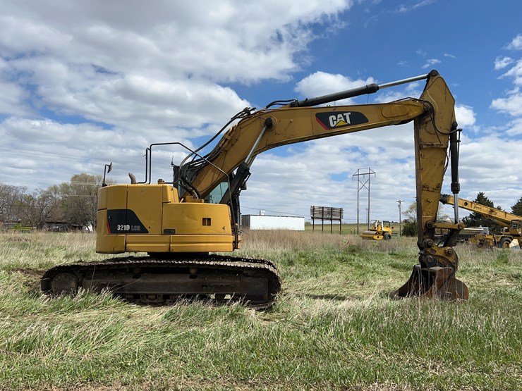 2012-caterpillar-321d-excavator-image-4