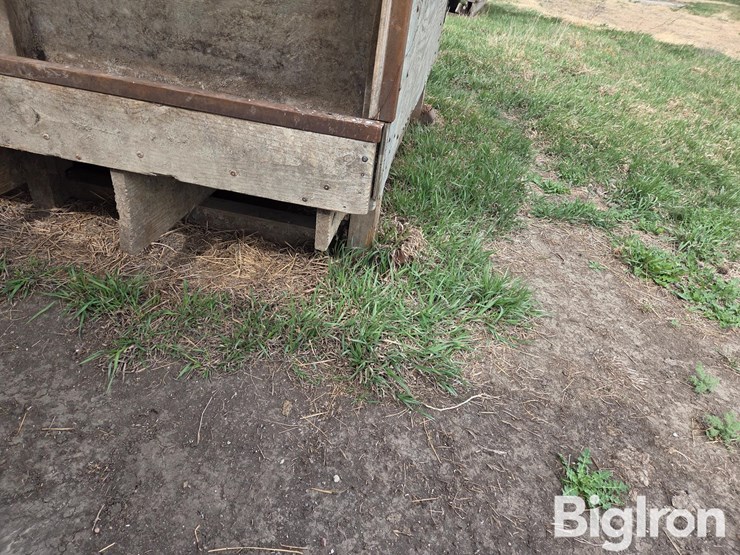 shop-built-wood-livestock-feeder-image-12