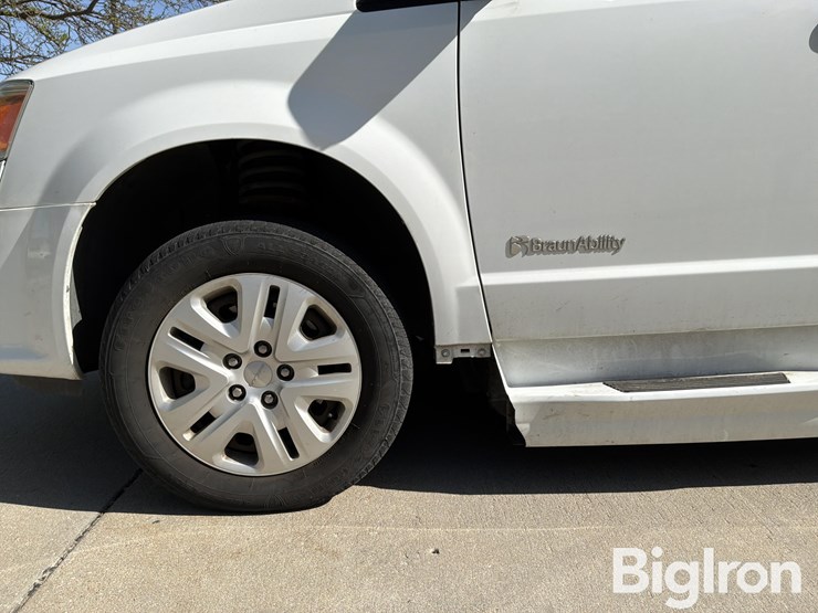 2019-dodge-grand-caravan-image-17