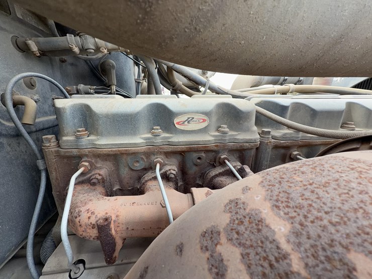 2001-mack-rd690s-image-56