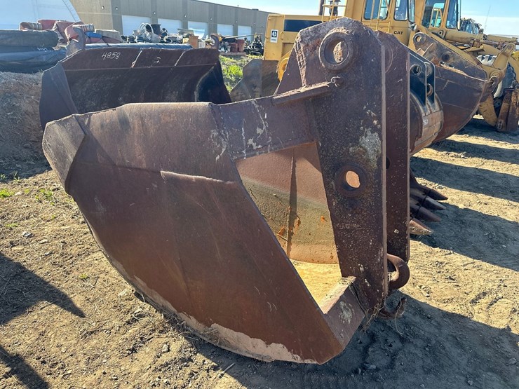 #4857-•-approx-48"-sand-excavator-bucket-image-2