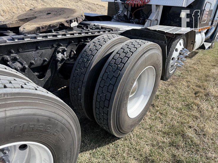 2001-kenworth-w900-image-34