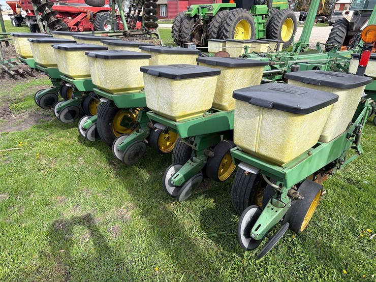 john-deere-7000-image-27