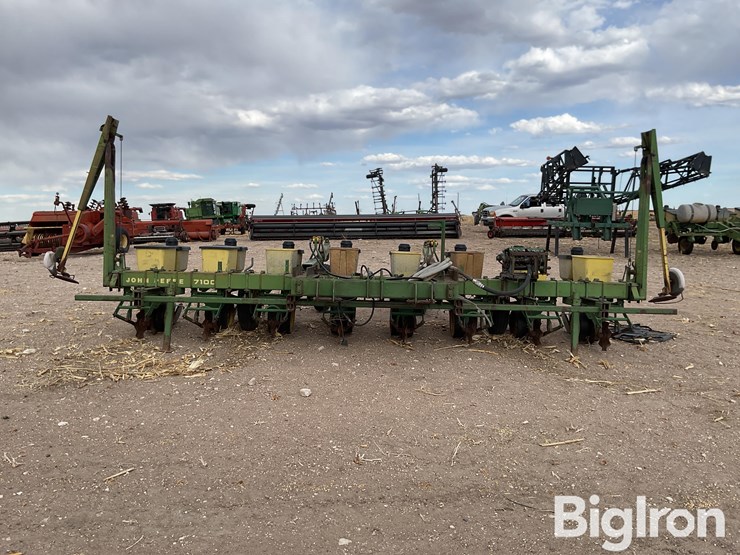john-deere-7100-image-2