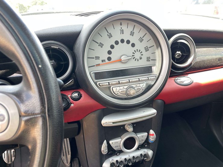 2007-mini-cooper-s-2-door-hatchback-(78,961-miles)-image-13