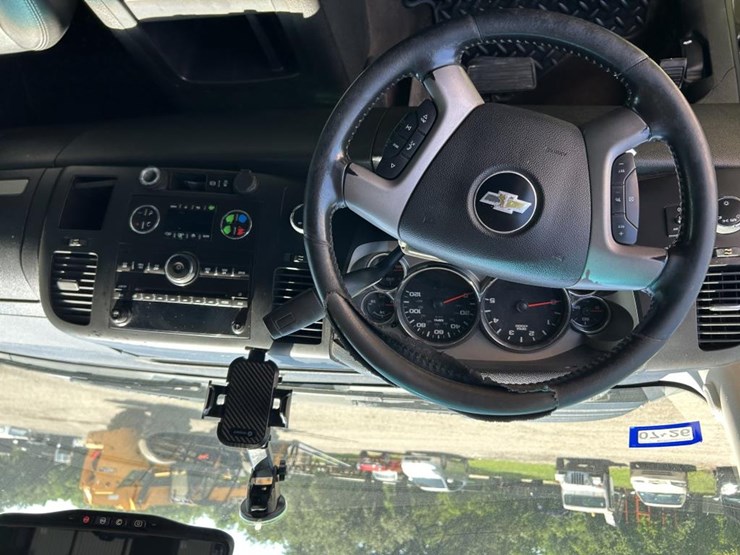 2013-chevrolet-silverado-2500-lt-image-16