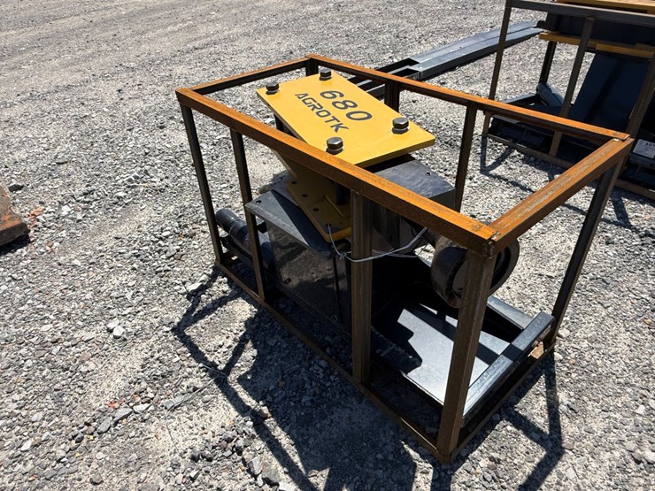 #45360-•-unused-agt-sshh680-skid-steer-breaker-sshh68026020502a-image-4