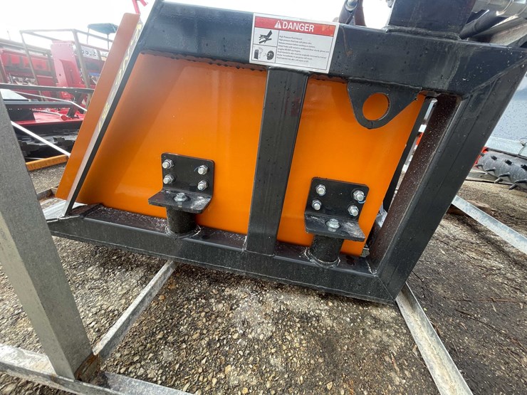 #9037-•-unused-arteer-skid-steer-72"-topsoil-screener-(o12)-image-7