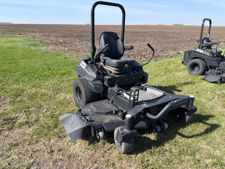 yakta-yxr910-zero-turn-lawnmower--1-owner-image-1
