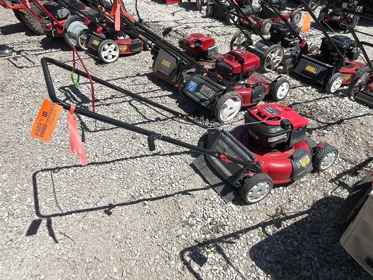 #6989-•-troy-bult-lawn-mower-image-1