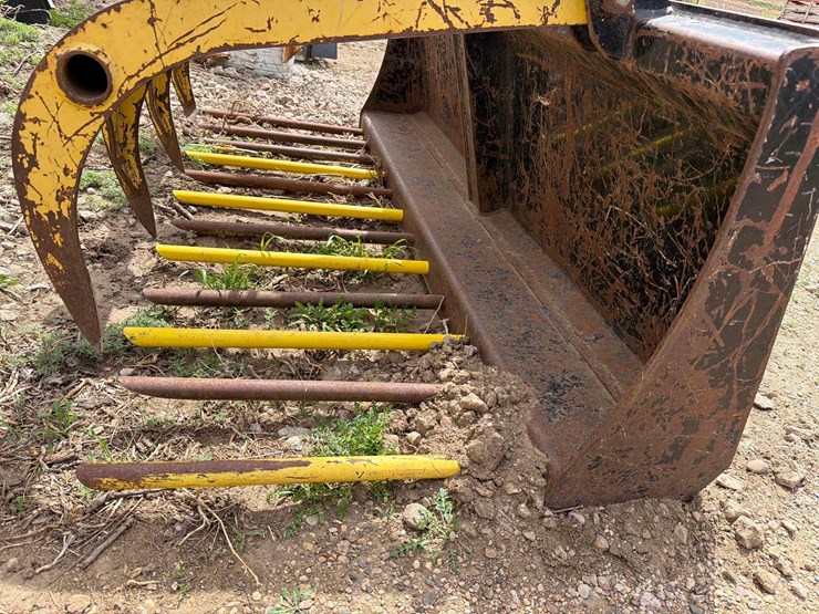 mds-72”-skidloader-grapple-manure-bucket-image-6