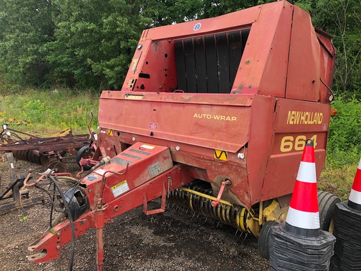 new-holland-664-image-1