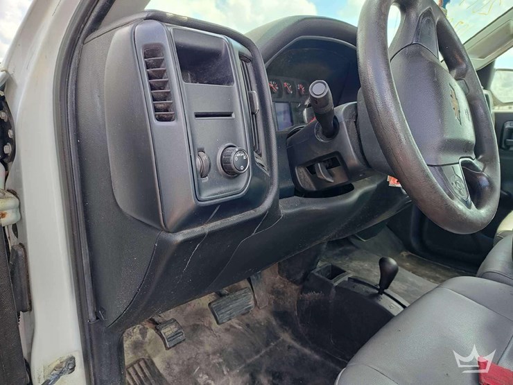 2017-chevrolet-silverado-2500hd-image-29