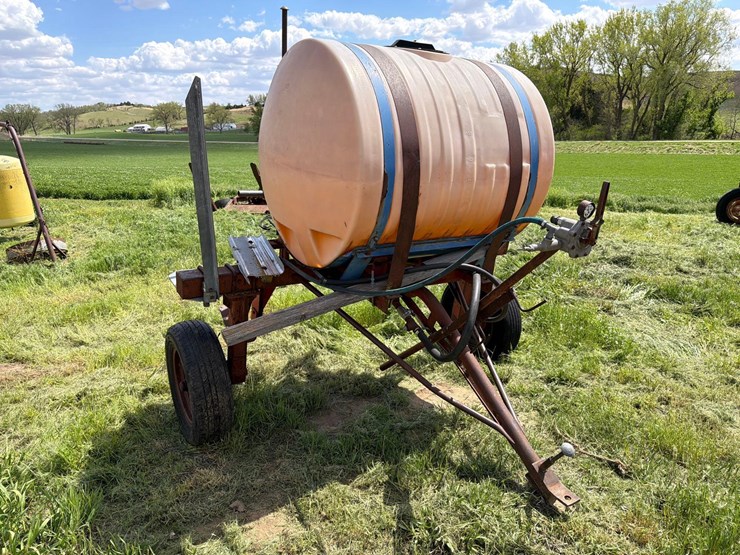 200-gallon-spray-tank-image-1