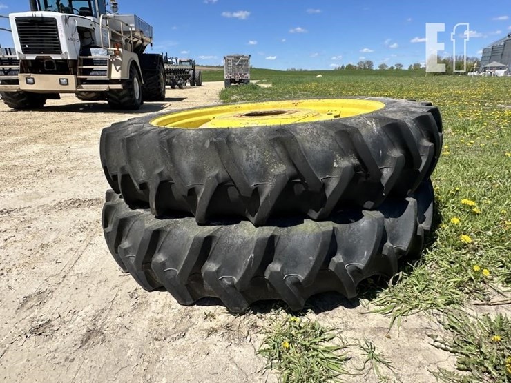 john-deere-tractor-wheels-image-2