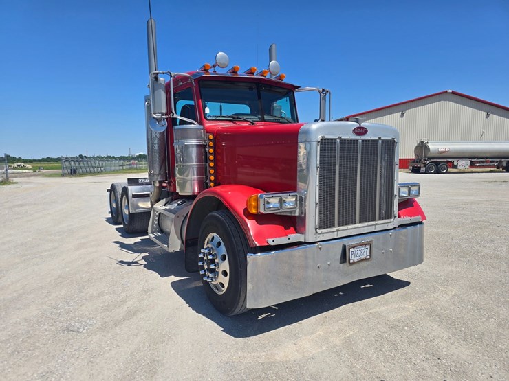2007-peterbilt-379-image-32
