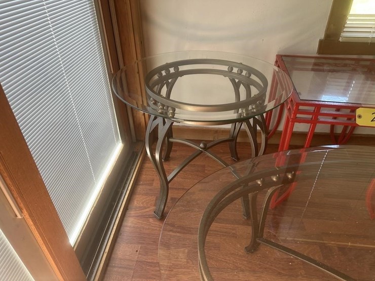 glass-tables-image-3