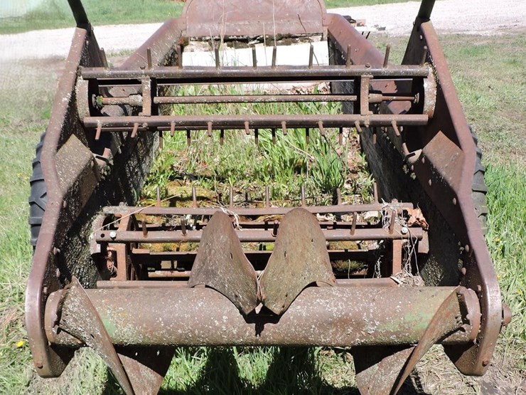 john-deere-240-image-4