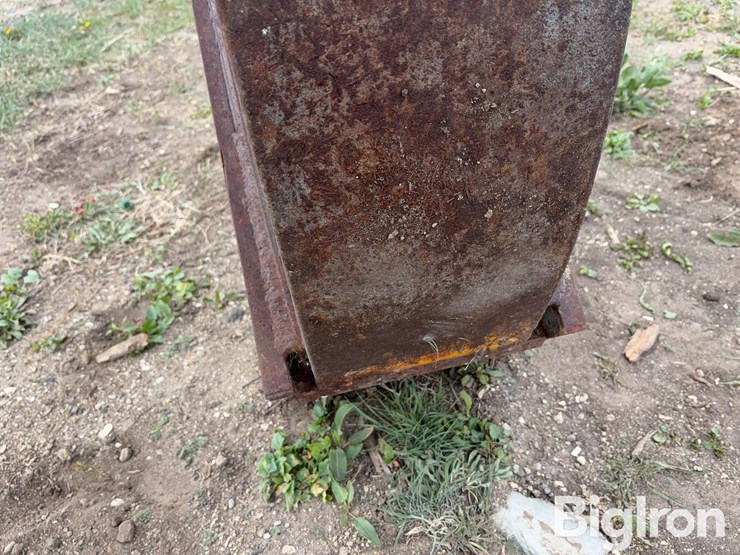 at1011631-bucket-image-15