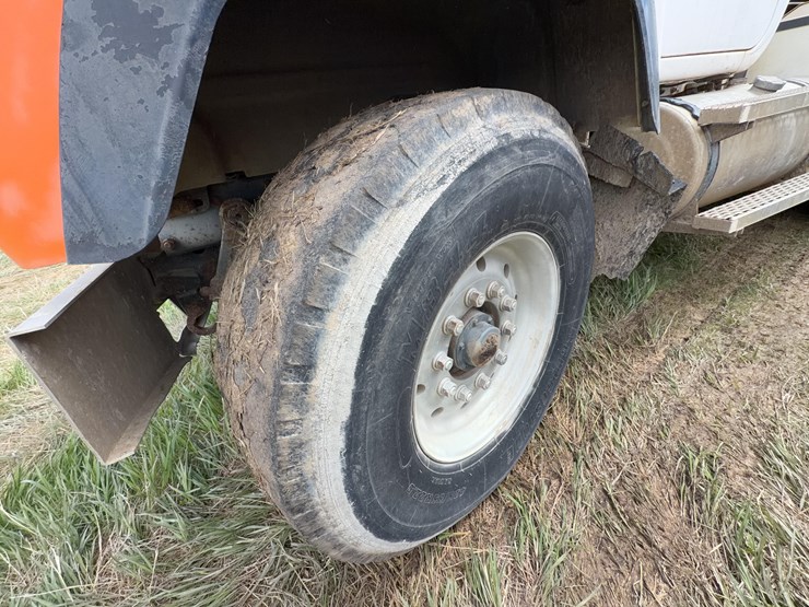 2001-mack-rd690s-image-12