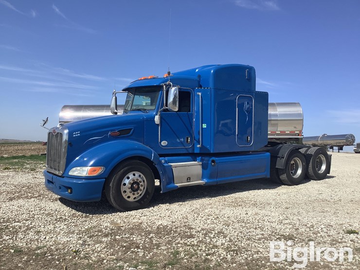 2013-peterbilt-386-image-1