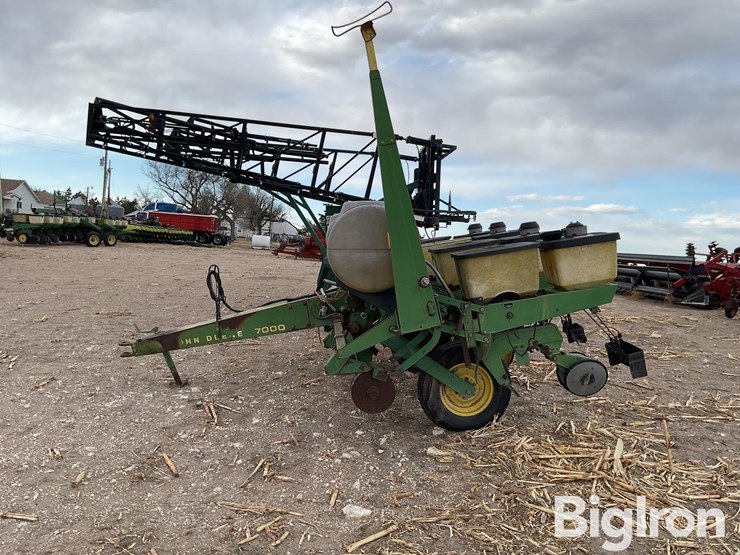 john-deere-7000-image-8