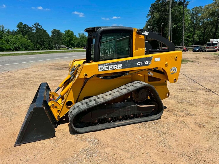2009-deere-ct332-image-2