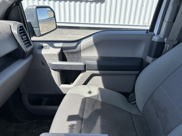 2016-ford-f150-xl-image-13