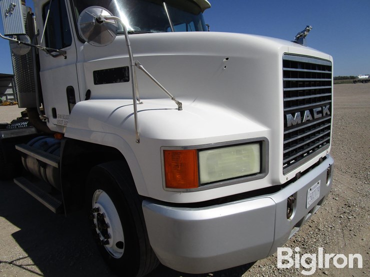 2003-mack-ch613-image-20