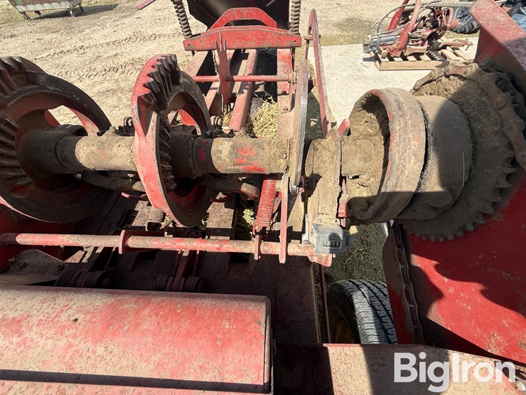 new-holland-268-image-16