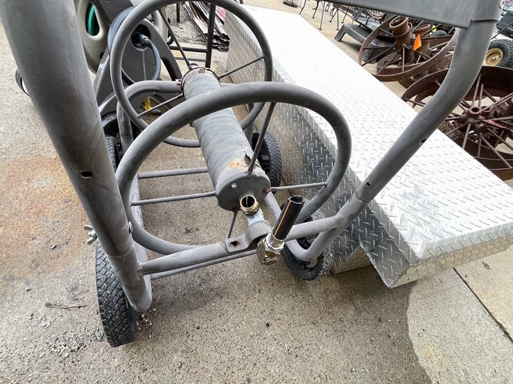 #9084-•-(2)-hose-reels-(o3)-image-8