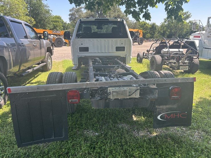 2020-ford-f550-image-7