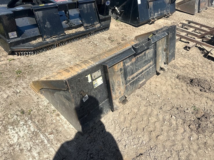 #3898-•-approx-72"-skid-steer-bucket-image-3