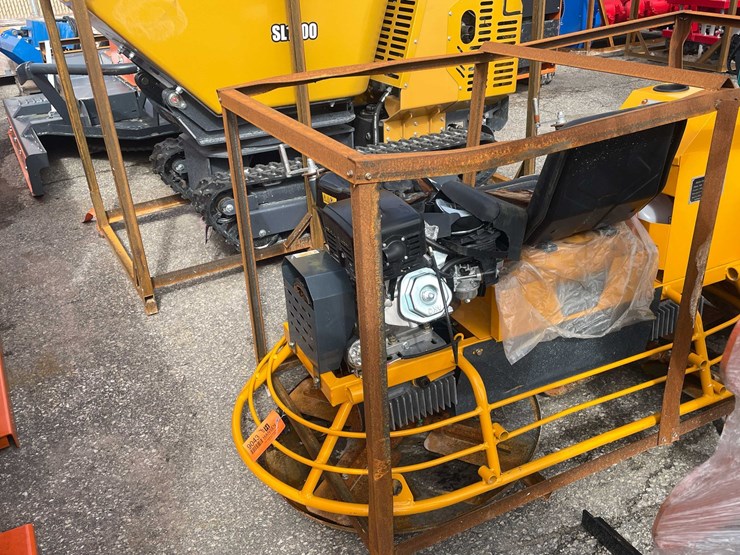 #9043-•-unused-ride-on-concrete-power-trowel-(o12)-image-7