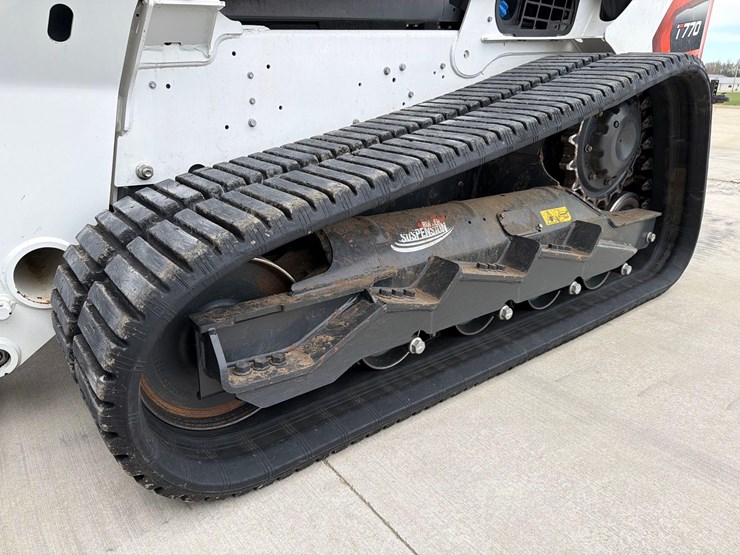 2023-bobcat-t770-image-10