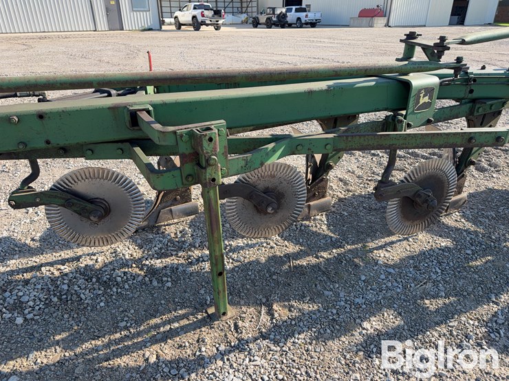 john-deere-a1450-4-bottom-moldboard-plow-image-15