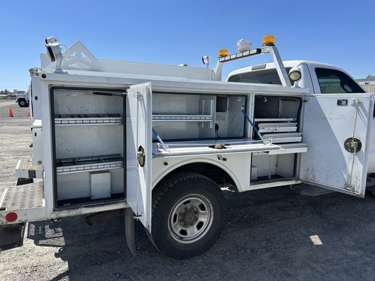2015-ford-f350-sd-image-28