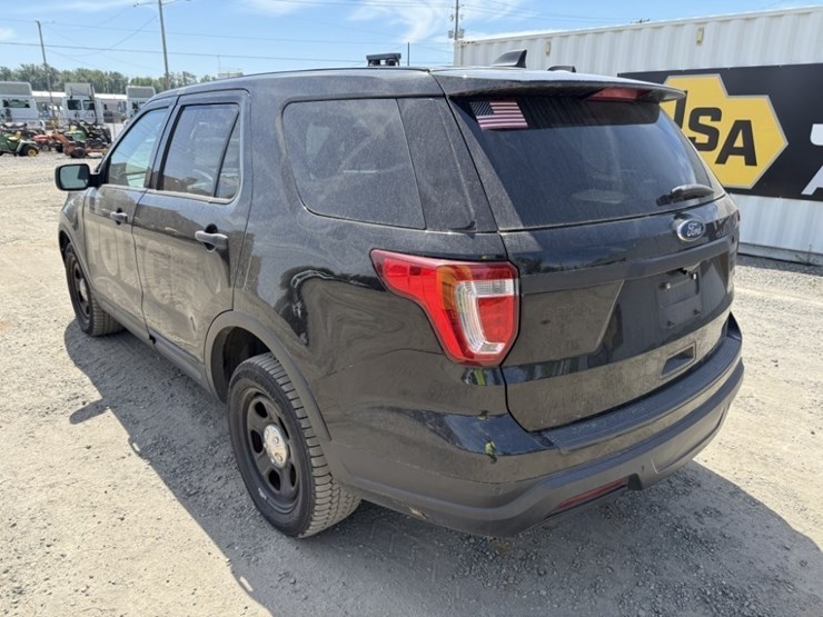 2018-ford-explorer-image-6