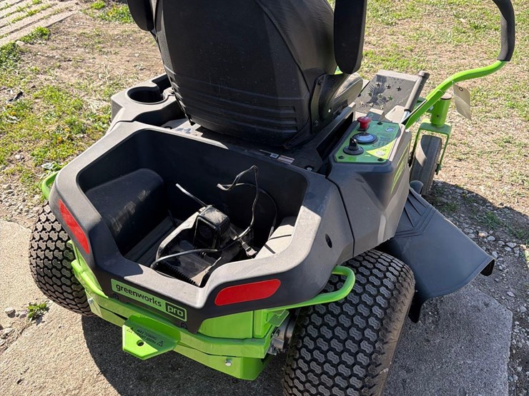 greenworks-pro-crz-428-electric-lawnmower-image-6