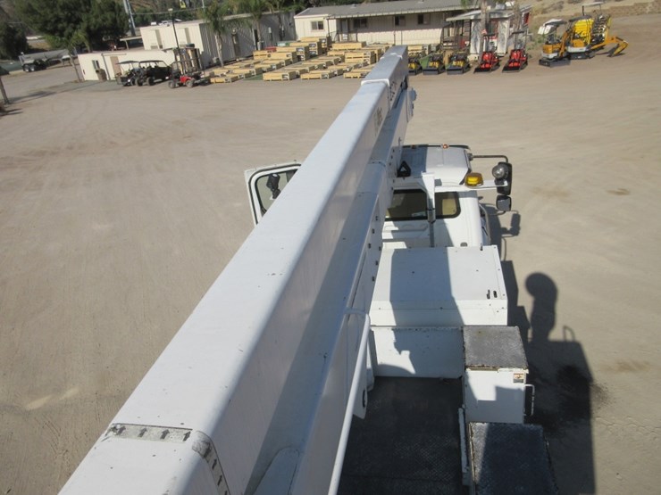 2016-freightliner-114sd-image-31