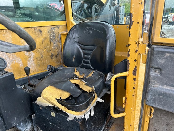 caterpillar-tl943-image-16