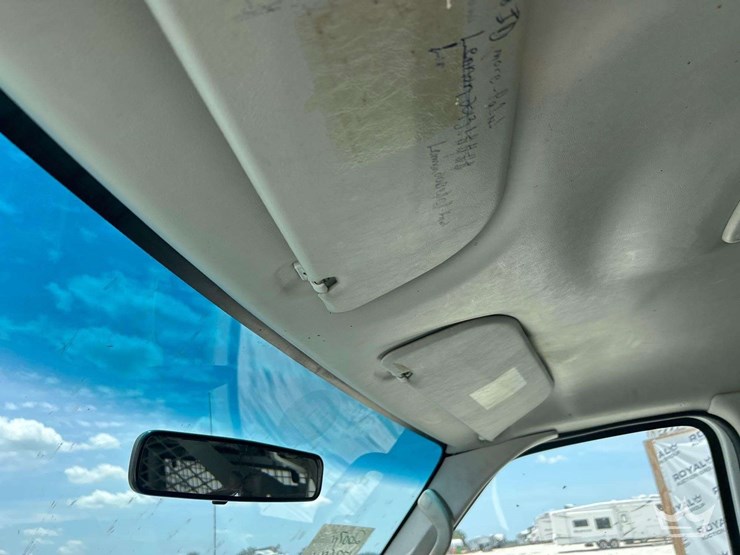 2007-ford-cargo-image-18
