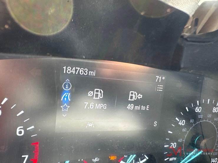 2020-ford-explorer-image-19